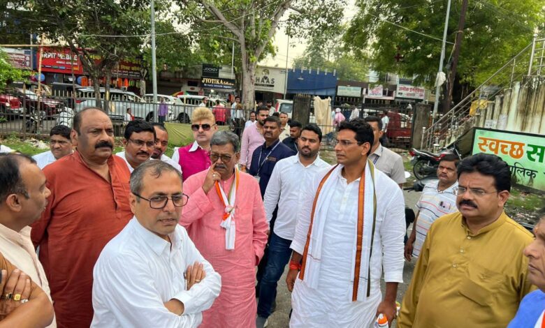 *”वोट चोर-गाड़ी छोड़” आम सभा : प्रदेश प्रभारी सचिन पायलट के नेतृत्व में कल मुंगेली नाका मैदान में होगी आमसभा,*  *विधायक यादव को मिली जवाबदारी, पार्षद और विधायक सभी को भीड़ जुटाना का मिला लक्ष्य* *”वोट चोर-गाड़ी छोड़” आम सभा : प्रदेश प्रभारी सचिन पायलट के नेतृत्व में कल मुंगेली नाका मैदान में होगी आमसभा,*  *विधायक यादव को मिली जवाबदारी, पार्षद और विधायक सभी को भीड़ जुटाना का मिला लक्ष्य*