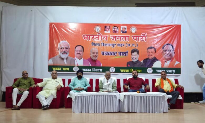 *कांग्रेस भाषा की मर्यादा खोती जा रही है, मां का अपमान अब कांग्रेस की पहचान-धरमलाल कौशिक* *कांग्रेस भाषा की मर्यादा खोती जा रही है, मां का अपमान अब कांग्रेस की पहचान-धरमलाल कौशिक*