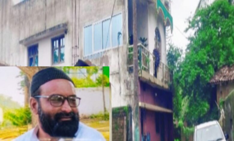 *भ्रष्ट्राचार के पैसे से धनकुबेर बना सचिव रहीम अली….! कुछ ही सालों में बनाई बेहिसाब संपत्ति, मुट्ठी भर तनख्वाह में 40 लाख का दो मंजिला मकान और 5 लाख की कार*  *भ्रष्ट्राचार से अल्प समय मे आय से अधिक संपत्ति अर्जित मामले पर प्रशासन ले संज्ञान*