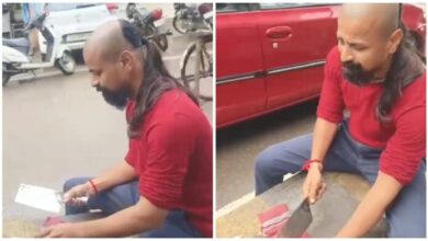 *गाय को राजमाता घोषित करने की मांग : गौभक्त ने सार्वजनिक स्थल पर चाकू जैसी धारदार वस्तु से अपनी छोटी उंगली काट ली,*     *“गौमाता की रक्षा नहीं हो रही, जब तक बलिदान नहीं होगा तब तक सरकार नहीं सुधरेगी।” आदेश सोनी, गौभक्त*