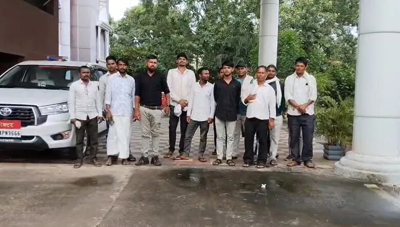 एक्सपायरी बीज ने चौपट की मेहनत: 90 हजार की लागत, 50 हजार का मुआवजा… न्याय की राह देख रहे किसान एक्सपायरी बीज ने चौपट की मेहनत: 90 हजार की लागत, 50 हजार का मुआवजा… न्याय की राह देख रहे किसान