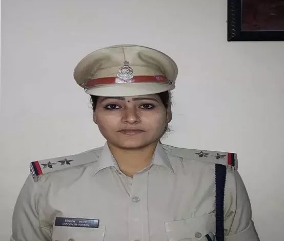 SI दिव्या शर्मा ने फर्जी खबर फैलाने वालों को भेजा कानूनी नोटिस — सोशल मीडिया पर झूठी रिपोर्टिंग पर कड़ी कार्रवाई की चेतावनी SI दिव्या शर्मा ने फर्जी खबर फैलाने वालों को भेजा कानूनी नोटिस — सोशल मीडिया पर झूठी रिपोर्टिंग पर कड़ी कार्रवाई की चेतावनी