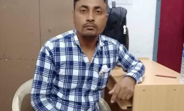 कुड़कई पंचायत में फिर मचा घोटाला! सचिव संतराम यादव पर ठेका, नाली निर्माण और नहर सफाई में अनियमितता के आरोप — ग्रामीण बोले, “भ्रष्टाचार पर पर्दा डालने की कोशिश” कुड़कई पंचायत में फिर मचा घोटाला! सचिव संतराम यादव पर ठेका, नाली निर्माण और नहर सफाई में अनियमितता के आरोप — ग्रामीण बोले, “भ्रष्टाचार पर पर्दा डालने की कोशिश”