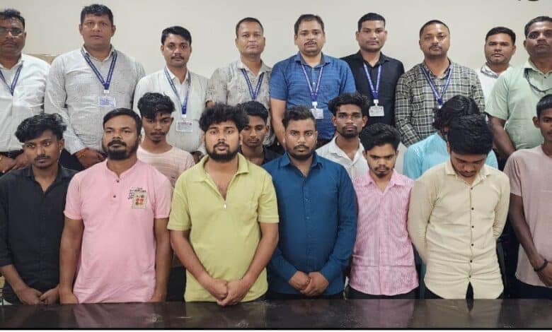 *ऑपरेशन शील्ड के तहत साइबर पुलिस ने की बड़ी कार्यवाही, बिलासपुर और जमशेदपुर में चला रहे थे फर्जी कॉल सेंटर, राजधानी पुलिस ने 11 को धर दबोचा* *ऑपरेशन शील्ड के तहत साइबर पुलिस ने की बड़ी कार्यवाही, बिलासपुर और जमशेदपुर में चला रहे थे फर्जी कॉल सेंटर, राजधानी पुलिस ने 11 को धर दबोचा*