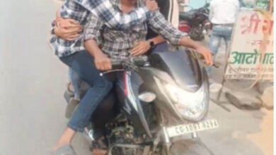 *यातायात व्यवस्था को धत्ता बताते हुए खुले आम नियमों की धज्जियां उड़ाते घुम रहे युवक, एएसपी ने कहा – होगी कार्यवाही*