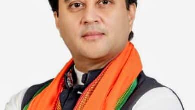 गुना – केंद्रीय मंत्री ज्योतिरादित्य सिंधिया ने दुर्घटना में माता-पिता खो चुकी बच्ची का लिया संरक्षण”
