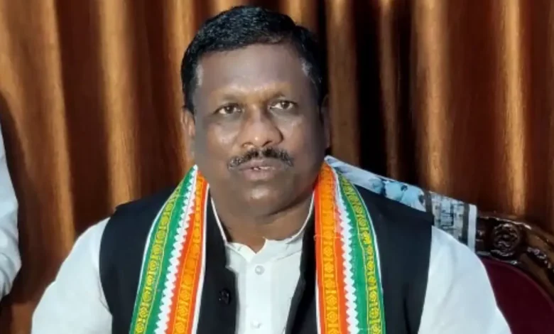 कांग्रेस नेता बालकृष्ण पाठक का बृहस्पति सिंह पर गंभीर आरोप — “कोयला घोटाले से हर महीने 5-7 लाख रुपए लेते थे सूर्यकांत तिवारी से” कांग्रेस नेता बालकृष्ण पाठक का बृहस्पति सिंह पर गंभीर आरोप — “कोयला घोटाले से हर महीने 5-7 लाख रुपए लेते थे सूर्यकांत तिवारी से”