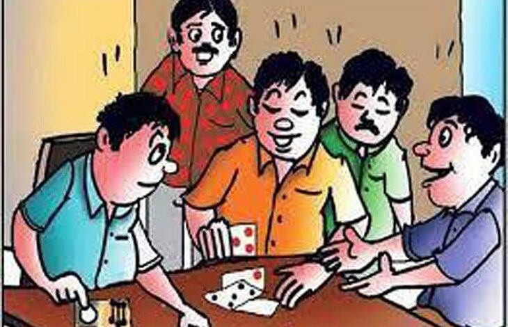 मरवाही के कटरा उषाढ़ के जंगलों में खुलेआम जुए का अड्डा, जनप्रतिनिधियों और कुछ पत्रकारों की साठगांठ के आरोप — कार्रवाई से परहेज़ क्यों? मरवाही के कटरा उषाढ़ के जंगलों में खुलेआम जुए का अड्डा, जनप्रतिनिधियों और कुछ पत्रकारों की साठगांठ के आरोप — कार्रवाई से परहेज़ क्यों?