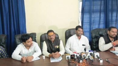 12वें दिन भी जारी रही सहकारी समिति कर्मचारियों की अनिश्चितकालीन हड़ताल — प्रेस कॉन्फ्रेंस में सरकार पर वादाखिलाफी का आरोप, मांगें पूरी नहीं होने पर धान खरीदी कार्य से अलग होने की चेतावनी