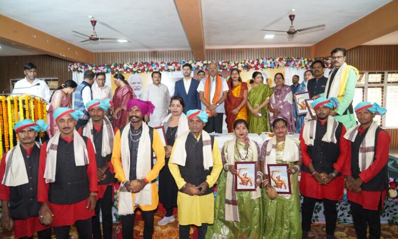 जनजातीय गौरव दिवस पर सांसद बृजमोहन अग्रवाल का संदेश — “आदिवासी संस्कृति भारत की आत्मा, आदिवासी समाज पर्यावरण का असली प्रहरी”