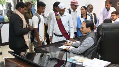 *कलेक्टर ने साप्ताहिक जनदर्शन में सुनी लोगों की समस्याएं, पूर्व सरपंच पर अवैध कब्जे की शिकायत, कलेक्टर ने दिए जांच के आदेश*