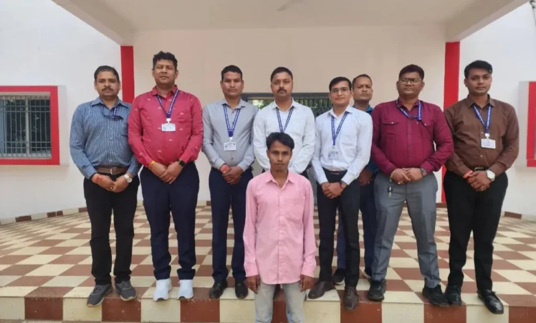 Raipur Cyber Crime: गूगल पर SBI ATM सर्च किया… ऐप इंस्टॉल करवाकर 8 लाख उड़ाए; अंतरराज्यीय साइबर फ्रॉड गैंग का सदस्य अब्दुल्ला लश्कर गिरफ्तार Raipur Cyber Crime: गूगल पर SBI ATM सर्च किया… ऐप इंस्टॉल करवाकर 8 लाख उड़ाए; अंतरराज्यीय साइबर फ्रॉड गैंग का सदस्य अब्दुल्ला लश्कर गिरफ्तार