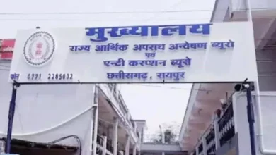 5 साल से फरार 50 करोड़ का ठग कोर्ट परिसर से गिरफ्तार: खुद को CA बताकर आधार–पैन पर लोन दिलाने के नाम पर करता था ठगी