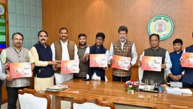 “दो साल निरंतर सेवा, निरंतर विकास” की भावना को समर्पित आठ कॉफी टेबल बुक्स का मुख्यमंत्री साय ने किया विमोचन “दो साल निरंतर सेवा, निरंतर विकास” की भावना को समर्पित आठ कॉफी टेबल बुक्स का मुख्यमंत्री साय ने किया विमोचन