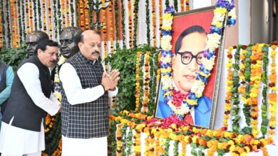 महापरिनिर्वाण दिवस पर बाबा साहब को नमन: बीजेपी मुख्यालय में श्रद्धांजलि समारोह, वरिष्ठ नेताओं ने अर्पित किए पुष्प महापरिनिर्वाण दिवस पर बाबा साहब को नमन: बीजेपी मुख्यालय में श्रद्धांजलि समारोह, वरिष्ठ नेताओं ने अर्पित किए पुष्प