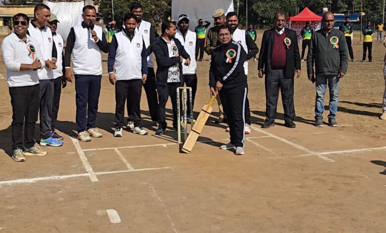 डिपार्टमेंट प्रीमियर लीग (DPL) सीजन-2 का धमाकेदार आगाज़, पहले दिन खेले गए 5 रोमांचक मुकाबले डिपार्टमेंट प्रीमियर लीग (DPL) सीजन-2 का धमाकेदार आगाज़, पहले दिन खेले गए 5 रोमांचक मुकाबले