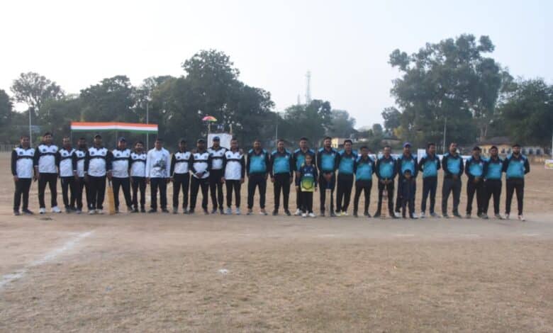 डीपीएल सीजन–2: लीग चरण सम्पन्न, सेमीफाइनल मुकाबले तय,आज खेले गए 6 रोमांचक मैच, खिलाड़ियों ने दिखाया शानदार प्रदर्शन डीपीएल सीजन–2: लीग चरण सम्पन्न, सेमीफाइनल मुकाबले तय,आज खेले गए 6 रोमांचक मैच, खिलाड़ियों ने दिखाया शानदार प्रदर्शन