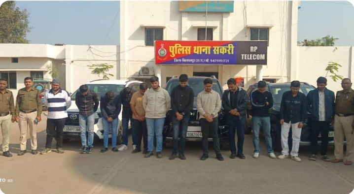 *राज्य मार्ग पर मना रहे थे जन्मदिन कांग्रेस नेता सहित दर्जन भर गिरफ्तार*