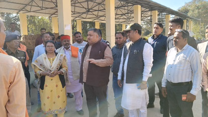 प्रभारी मंत्री राजेश अग्रवाल का जीपीएम जिले का दौरा: समीक्षा बैठक, दो पुलिस चौकियों का शुभारंभ और धान खरीदी केंद्र का निरीक्षण