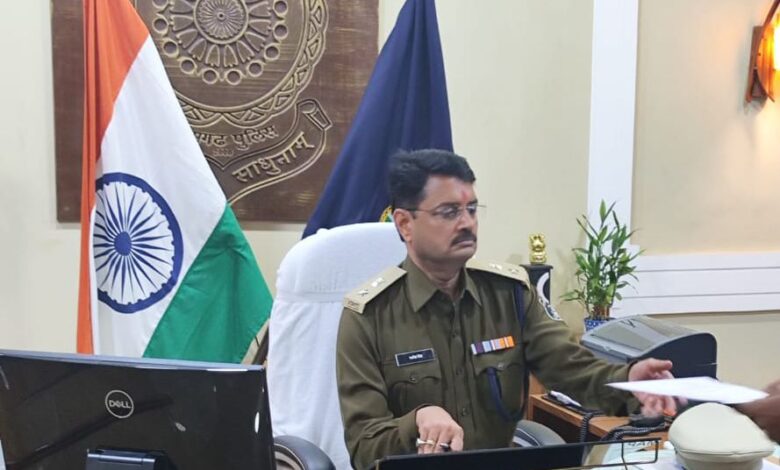 *एसएसपी सिंह ने जिले में थाना प्रभारियों का किया स्थानांतरण, जारी आदेश में रक्षित केंद्र में हाजिर निरीक्षक को मिला थाने का प्रभार टीआई निलेश पांडेय रक्षित केंद्र से रतनपुर* *एसएसपी सिंह ने जिले में थाना प्रभारियों का किया स्थानांतरण, जारी आदेश में रक्षित केंद्र में हाजिर निरीक्षक को मिला थाने का प्रभार टीआई निलेश पांडेय रक्षित केंद्र से रतनपुर*