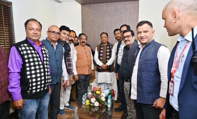 *नवनिर्वाचित अध्यक्ष अजित मिश्रा के नेतृत्व में कार्यकारिणी ने मुख्यमंत्री विष्णुदेव साय से की शिष्टाचार मुलाक़ात,* *26 जनवरी को बिलासपुर प्रेस क्लब की नवनिर्वाचित कार्यकारिणी को शपथ दिलाएंगे सीएम साय*