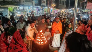 अयोध्या श्रीराम प्राणप्रतिष्ठा की द्वितीय वर्षगाँठ पर पेंड्रा के दुर्गा चौक में भव्य महाआरती, जय श्रीराम के उद्घोष से गूंजा शहर