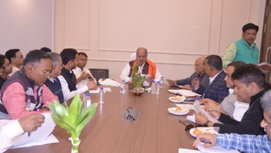 *15 जनवरी को सेना दिवस पर रायपुर लोकसभा क्षेत्र में होगा ऐतिहासिक ‘सामूहिक वन्देमातरम’ का आयोजन,* *नई पीढ़ी में राष्ट्रभक्ति का संकल्प: सेना दिवस पर सामूहिक वन्देमातरम आयोजन को लेकर सांसद बृजमोहन ने ली तैयारी बैठक*