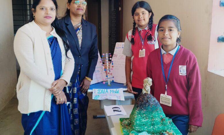 ओरिएंटल पब्लिक स्कूल में विज्ञान मेले का सफल आयोजन, बच्चों ने प्रस्तुत की 30 से अधिक वैज्ञानिक परियोजनाएं