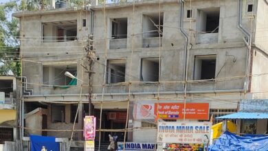 बैकुंठपुर: फौव्वारा चौक पर अवैध निर्माण का खेल उजागर, नजूल जांच में नियमों की धज्जियां बैकुंठपुर: फौव्वारा चौक पर अवैध निर्माण का खेल उजागर, नजूल जांच में नियमों की धज्जियां