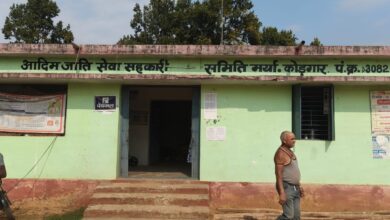 आदिम जाति सेवा सहकारी समिति कोडगार में धान तौल में बड़ी गड़बड़ीशासन के निर्देशों की अनदेखी, किसानों से तय मानक से अधिक धान की वसूली40.600–40.700 किलो के स्थान पर 41.200 किलो तक तौल, किसानों के पेट पर डाका