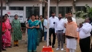 *सत्य साईं हेल्प वे श्रवण बाधित बालिका आवासीय विद्यालय में अर्किटेक्ट नीना असीम, अध्यक्ष द्वारा किया गया ध्वजारोहण*