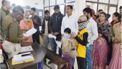 बिलासपुर में इंसानियत को झकझोर देने वाला मामला7 और 10 साल के मासूम खाली अस्थि कलश लेकर पहुंचे थाना, पिता की अस्थियां लौटाने की लगाई गुहार