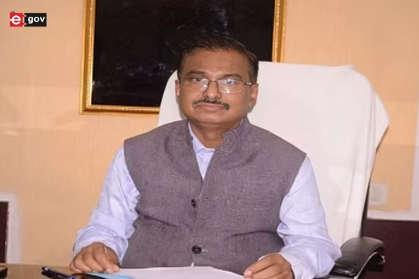 48 वर्ष पुराने फर्जी नामांतरण पर गिरी गाज, संभागायुक्त महादेव कावरे का बड़ा फैसला