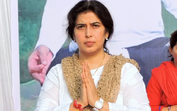 राज्यसभा चुनाव मामला: सरोज पांडेय पर शपथ पत्र में गलत जानकारी का आरोप, गवाहियों का चरण पूरा