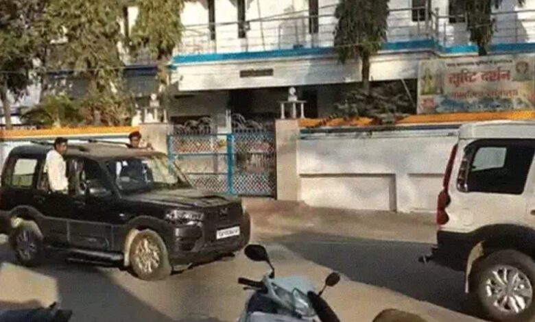 *भागवत कथा में शामिल होने आए पूर्व सीएम भूपेश बघेल के स्वागत में युवाओं का कार में स्टंट बाजी करने वाले विडियो को आईजी झा ने लिया संज्ञान, वाहन जप्त कर अपराध दर्ज*