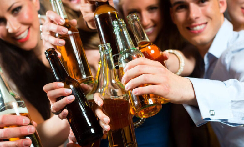 *अगर आप शराब पीते हैं तो जानिए क्या नहीं खाना चहिए शराब पीते समय*