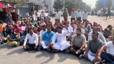 *लखीराम ऑडिटोरियम में नगर निगम की सामान्य सभा के समय बना अखाड़ा, पक्ष विपक्ष में जमकर झूमा झटकी के बाद विपक्षी पार्षद दल बैठा धरने पर*