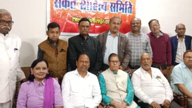 बसंत के ओज और शब्दों की सुगंध से सराबोर रही काव्य गोष्ठी बसंत के ओज और शब्दों की सुगंध से सराबोर रही काव्य गोष्ठी