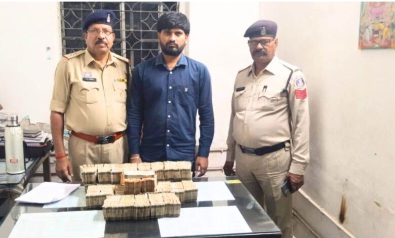 *वाहन चेकिंग में स्कूटी सवार से मिला 75 लाख नगद, इनकम टैक्स डिपार्टमेंट कर रहा जांच*