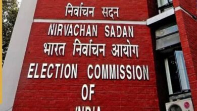पश्चिम बंगाल में चुनावी लापरवाही पर बड़ा एक्शन: भारत निर्वाचन आयोग ने 7 अधिकारियों को किया निलंबित