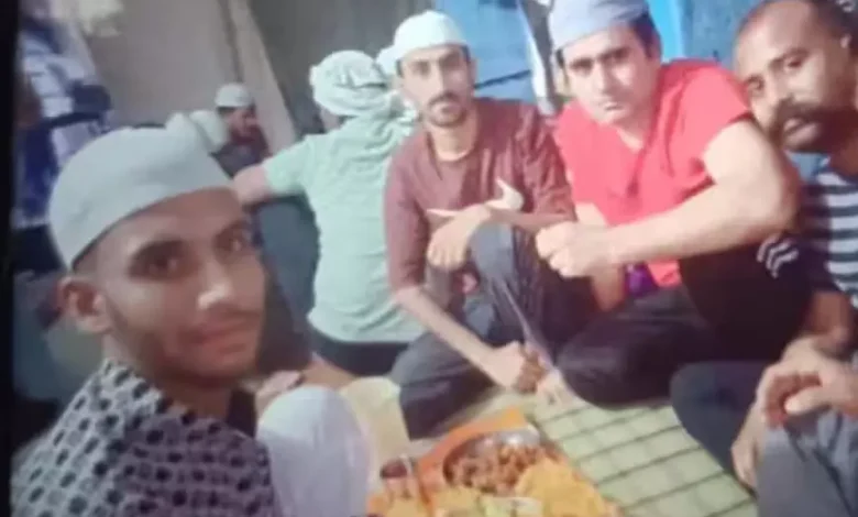 जोधपुर सेंट्रल जेल में बड़ी सुरक्षा चूक: इफ्तार पार्टी की फोटो वायरल, तलाशी में 13 मोबाइल बरामद; बंदियों पर सख्त कार्रवाई तय जोधपुर सेंट्रल जेल में बड़ी सुरक्षा चूक: इफ्तार पार्टी की फोटो वायरल, तलाशी में 13 मोबाइल बरामद; बंदियों पर सख्त कार्रवाई तय