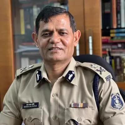 बड़ी कार्रवाई: IPS रतन लाल डांगी निलंबित, आचरण उल्लंघन और पद के दुरुपयोग के आरोप बड़ी कार्रवाई: IPS रतन लाल डांगी निलंबित, आचरण उल्लंघन और पद के दुरुपयोग के आरोप