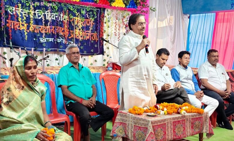 *मोदी के सबका साथ सबका विकास की भावना के कारण भारत की नारी और सशक्त होकर उभरी है – अशोक बजाज*  *अंतर्राष्ट्रीय महिला दिवस बेलर एवं भटगांव में राम कथा का हुआ आयोजन*