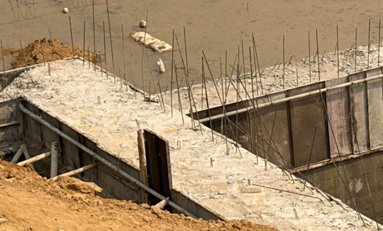 करोड़ों के एनीकट निर्माण में बड़ा खेल! बेलडिरिया में घटिया सामग्री से बन रहा ददरी नाला एनीकट, सुशासन की सरकार में उठे सवाल____