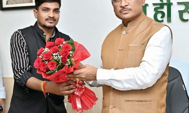 संघर्ष, समर्पण और सफलता: एकलव्य केवट बने भाजयुमो जिला उपाध्यक्ष