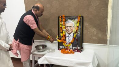 चित्रकूट में भावभीनी श्रद्धांजलि: पद्मश्री डॉ. बुधेंद्र कुमार जैन को नमन, सेवा संघ की भविष्य योजनाओं पर अहम चर्चा चित्रकूट में भावभीनी श्रद्धांजलि: पद्मश्री डॉ. बुधेंद्र कुमार जैन को नमन, सेवा संघ की भविष्य योजनाओं पर अहम चर्चा