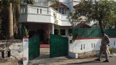 *छत्तीसगढ़ बेकिंग: विधायक कालोनी स्थित घर में एयरफोर्स के विंग कमांडर ने आत्महत्या, पुलिस ने बताया कारण जांच के बाद होगा स्पष्ट*