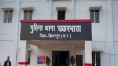 *बिना नंबर की गाड़ी को थाना से छुड़ाने पहुंचे ढावा संचालक ने पेश नहीं किया वाहन का दस्तावेज, उल्टा टीआई पर लगाया गंभीर आरोप मिडिया के सवाल से बनाई दूरी*