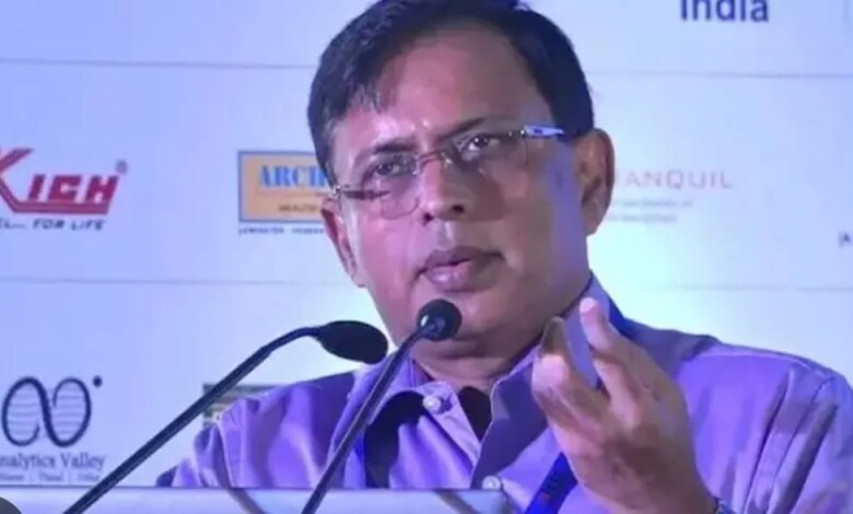 300 करोड़ की काली कमाई का आरोप: रिटायर्ड IFS संजय शुक्ला पर गंभीर आरोप, PMO तक पहुंची शिकायत