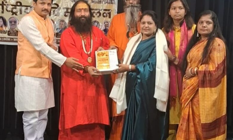 लखनऊ में गूंजा साहित्य का स्वर, नागपुर की मेघा अग्रवाल हुई सम्मानित